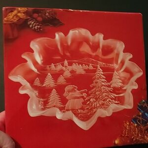 Mikasa Christmas Story Bon Bon Plate 9 3/4